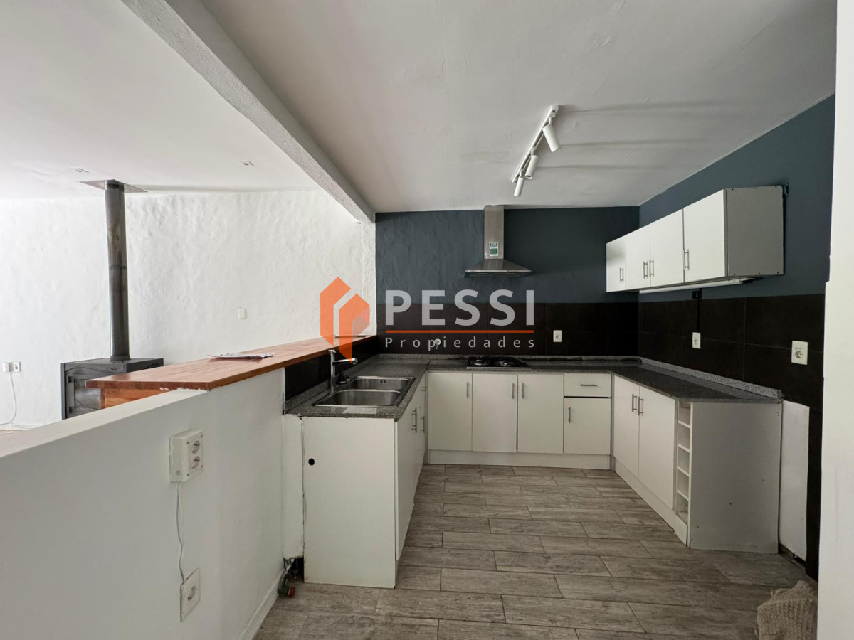 Casa ID.2498 - Alquiler Casa 3 dormitorios con parrillero y garage en Parque Miramar