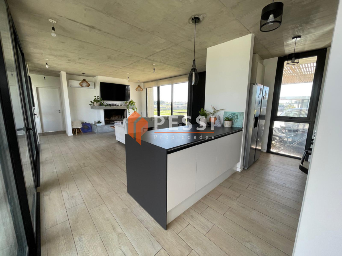 Casa ID.2482/Venta-casa-4-dormitorios,-3-baños-y-piscina-en-La-Juana - Venta casa 4 dormitorios, 3 baños y piscina en La Juana