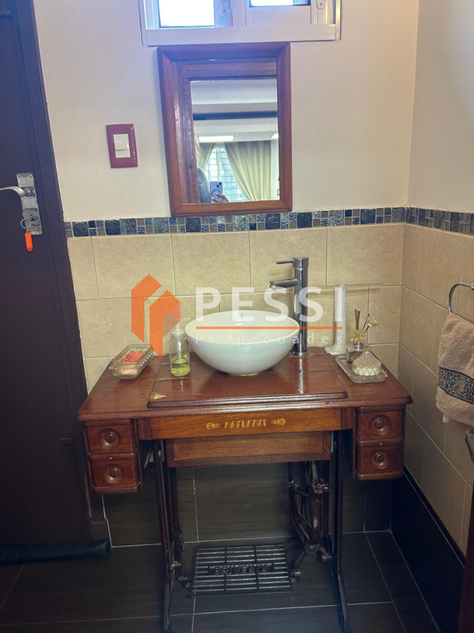 Casa ID.2483/Venta-casa-3-dormitorios-y-apartamento-al-fondo-rentado-en-Brazo-Oriental- - Venta casa 3 dormitorios y apartamento al fondo rentado en Brazo Oriental 