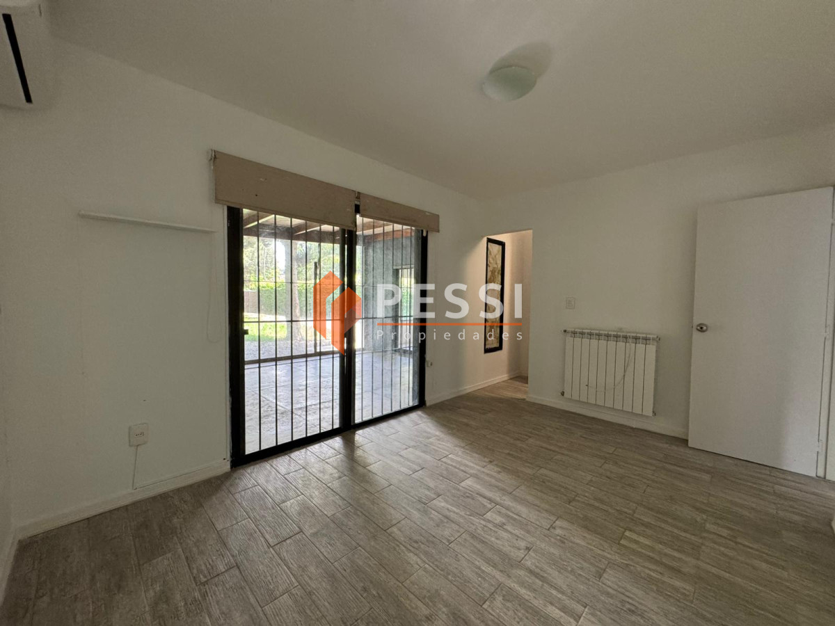 Casa ID.2498 - Alquiler Casa 3 dormitorios con parrillero y garage en Parque Miramar