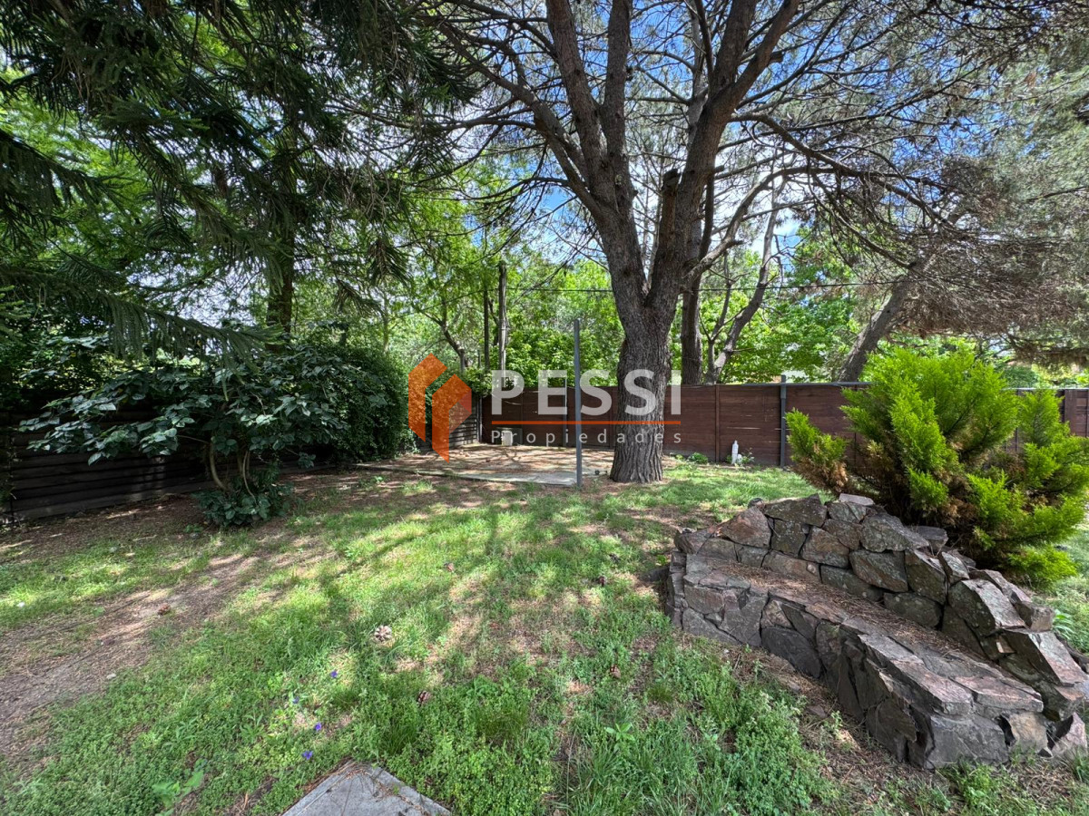 Casa ID.2498 - Alquiler Casa 3 dormitorios con parrillero y garage en Parque Miramar