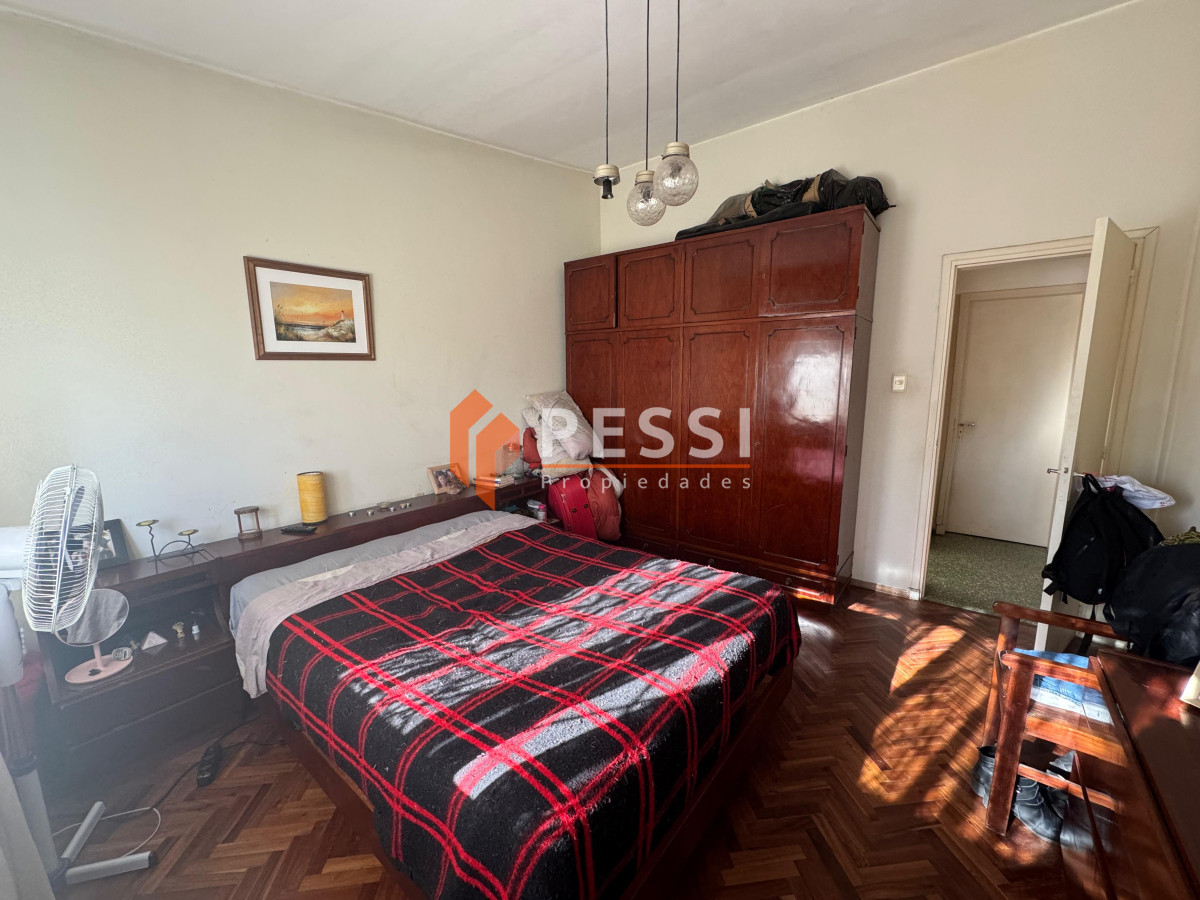 Casa ID.2463/Venta-casa-de-2-dormitorios-con-garage-y-gran-terreno-en-Sayago - Venta casa de 2 dormitorios con garage y gran terreno en Sayago