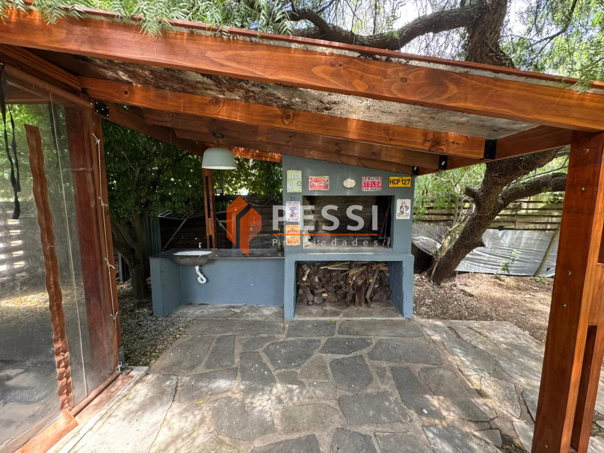 Casa ID.2498 - Alquiler Casa 3 dormitorios con parrillero y garage en Parque Miramar