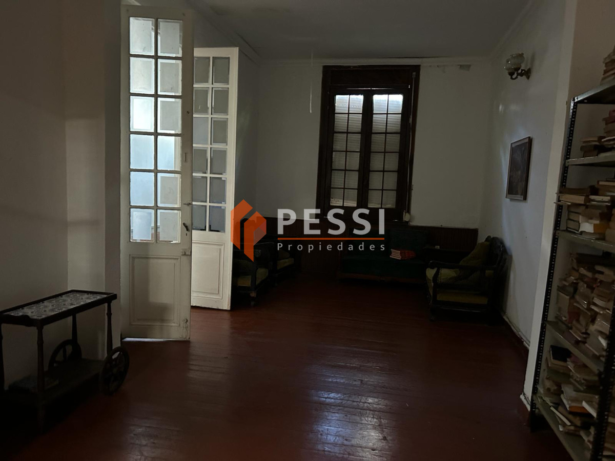 Casa ID.2355/Venta-casa-3-dormitorios-y-garage-en-Punta-Carretas - Venta casa 3 dormitorios y garage en Punta Carretas