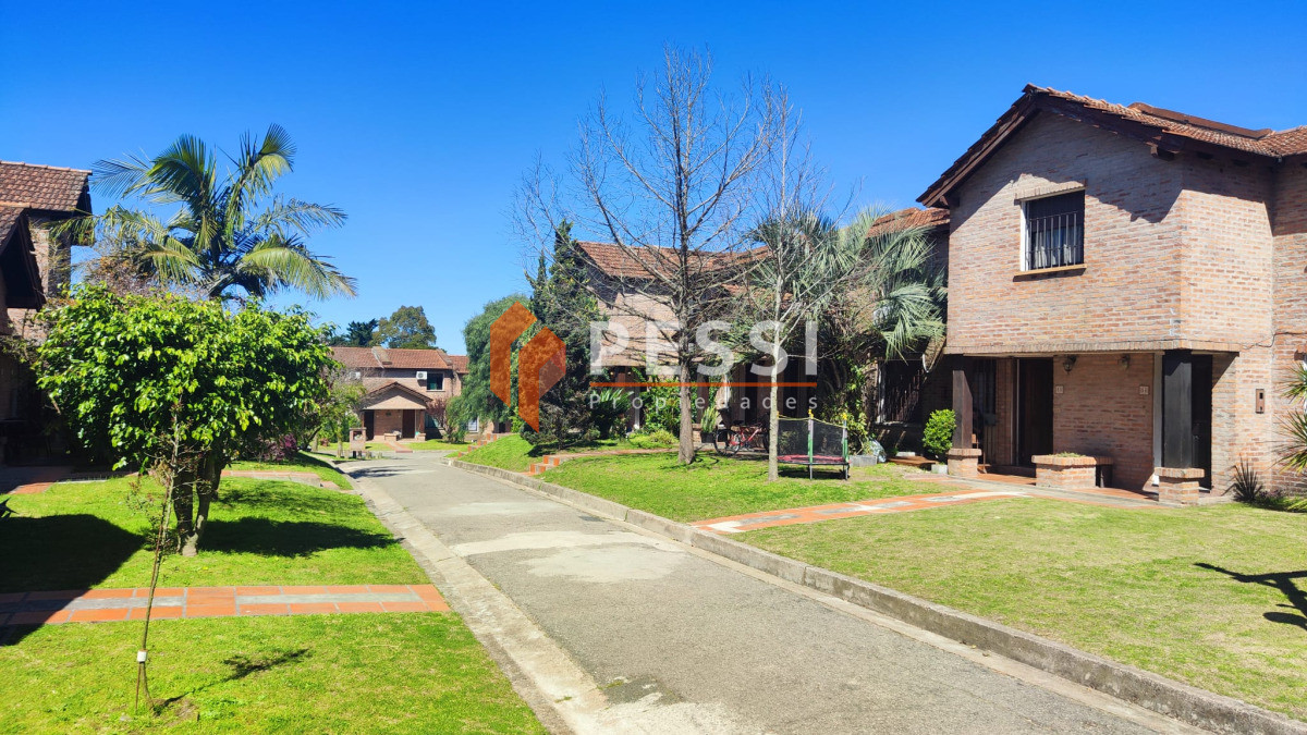 Casa ID.2480/Venta-casa-3-dormitorios-y-barbacoa-en-Ciudad-de-la-Costa - Venta casa 3 dormitorios y barbacoa en Ciudad de la Costa