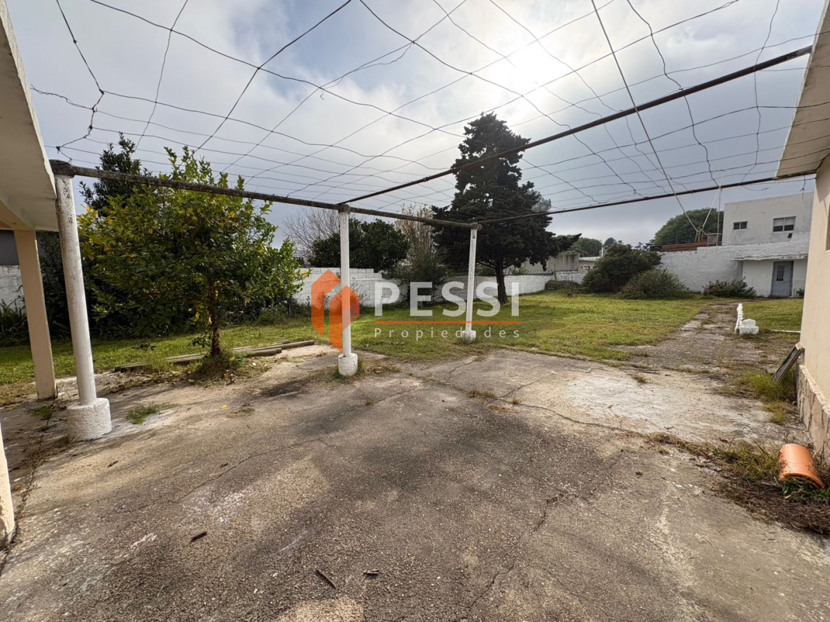 Casa ID.2565/Venta-casa-2-dormitorios-con-muy-buen-terreno-en-Lagomar - Venta casa 2 dormitorios con muy buen terreno en Lagomar