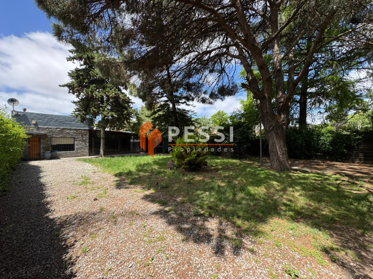 Casa ID.2498 - Alquiler Casa 3 dormitorios con parrillero y garage en Parque Miramar