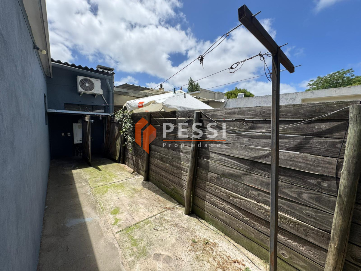Casa ID.2498 - Alquiler Casa 3 dormitorios con parrillero y garage en Parque Miramar