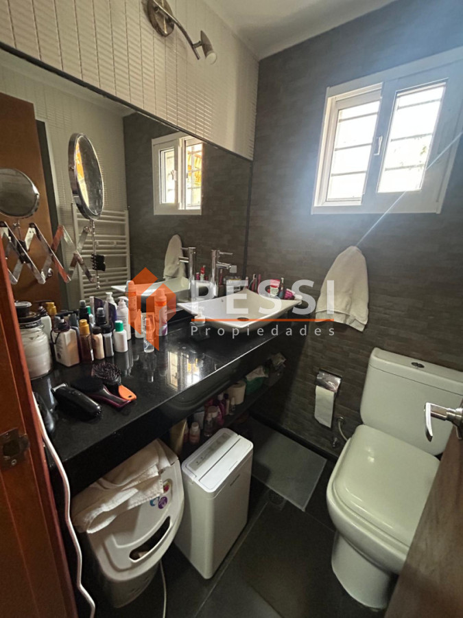 Casa ID.2483/Venta-casa-3-dormitorios-y-apartamento-al-fondo-rentado-en-Brazo-Oriental- - Venta casa 3 dormitorios y apartamento al fondo rentado en Brazo Oriental 