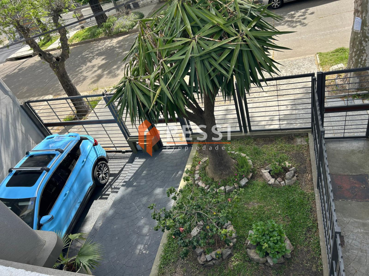 Casa ID.2483/Venta-casa-3-dormitorios-y-apartamento-al-fondo-rentado-en-Brazo-Oriental- - Venta casa 3 dormitorios y apartamento al fondo rentado en Brazo Oriental 