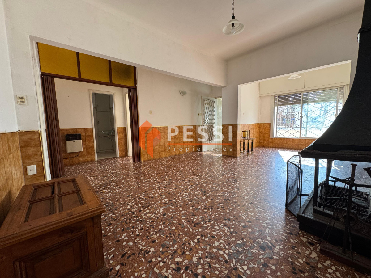 Casa ID.2476 - Alquiler Casa 3 Dormitorios con garage y fondo en Parque Batlle