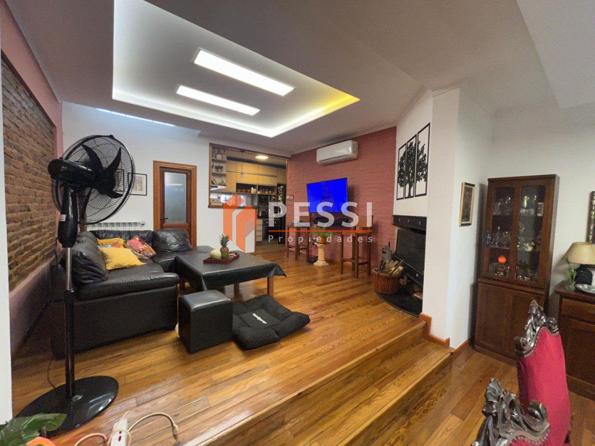 Casa ID.2483/Venta-casa-3-dormitorios-y-apartamento-al-fondo-rentado-en-Brazo-Oriental- - Venta casa 3 dormitorios y apartamento al fondo rentado en Brazo Oriental 