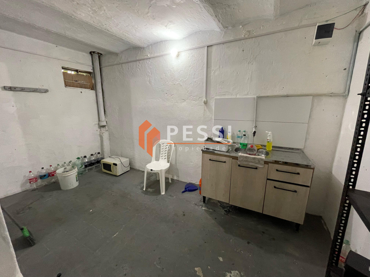 Casa ID.2479/Venta-casa-a-reciclar-padrón-unico-en-Jacinto-Vera - Venta casa a reciclar padrón unico en Jacinto Vera