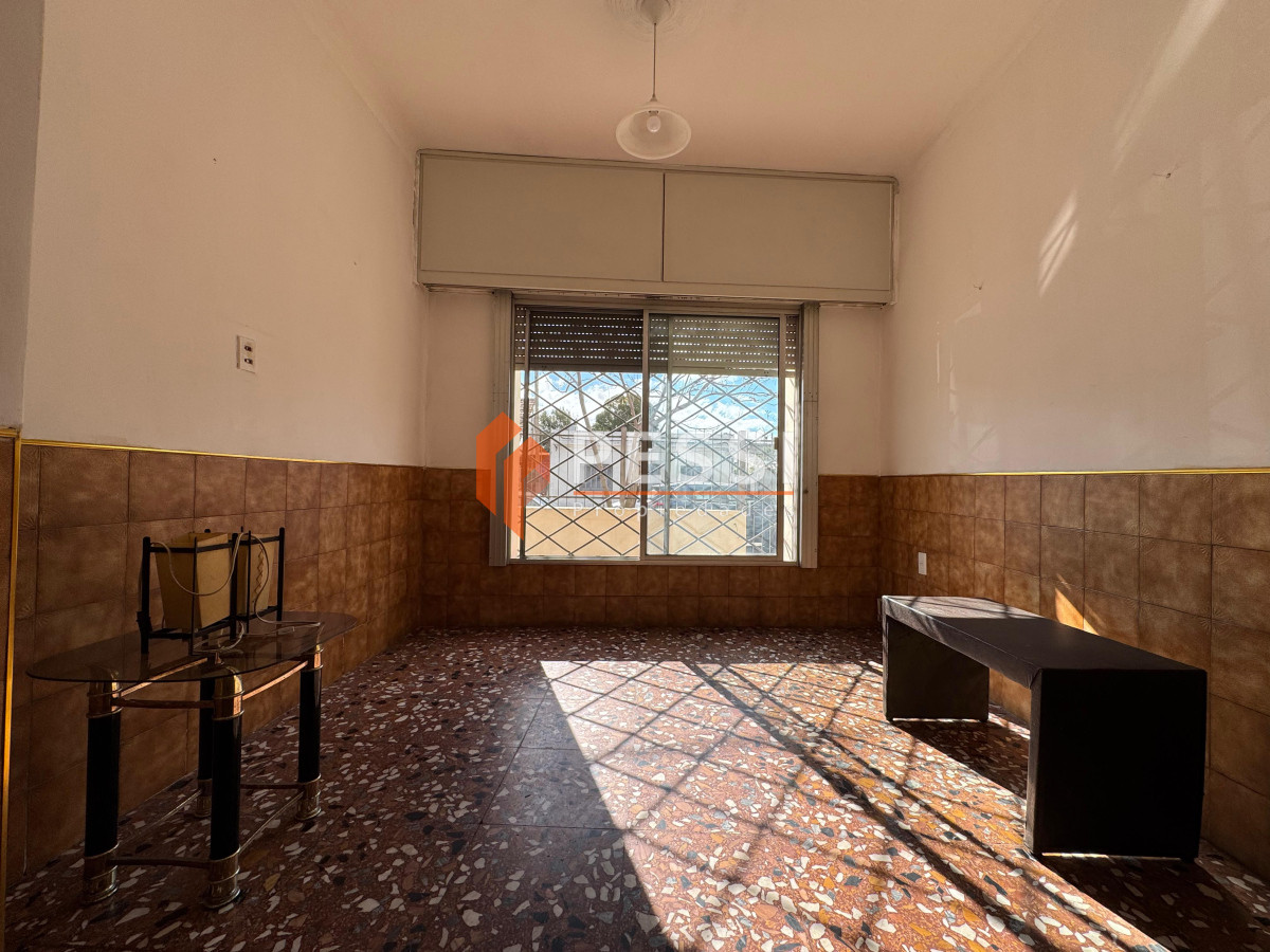 Casa ID.2476 - Alquiler Casa 3 Dormitorios con garage y fondo en Parque Batlle