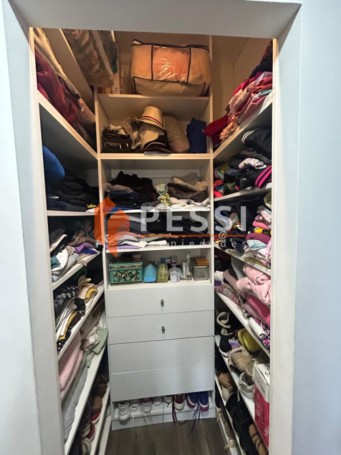 Casa ID.2483/Venta-casa-3-dormitorios-y-apartamento-al-fondo-rentado-en-Brazo-Oriental- - Venta casa 3 dormitorios y apartamento al fondo rentado en Brazo Oriental 