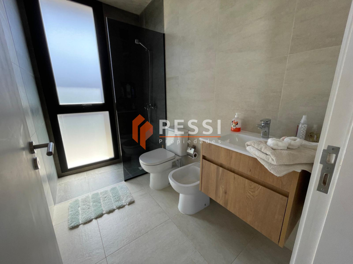 Casa ID.2482/Venta-casa-4-dormitorios,-3-baños-y-piscina-en-La-Juana - Venta casa 4 dormitorios, 3 baños y piscina en La Juana