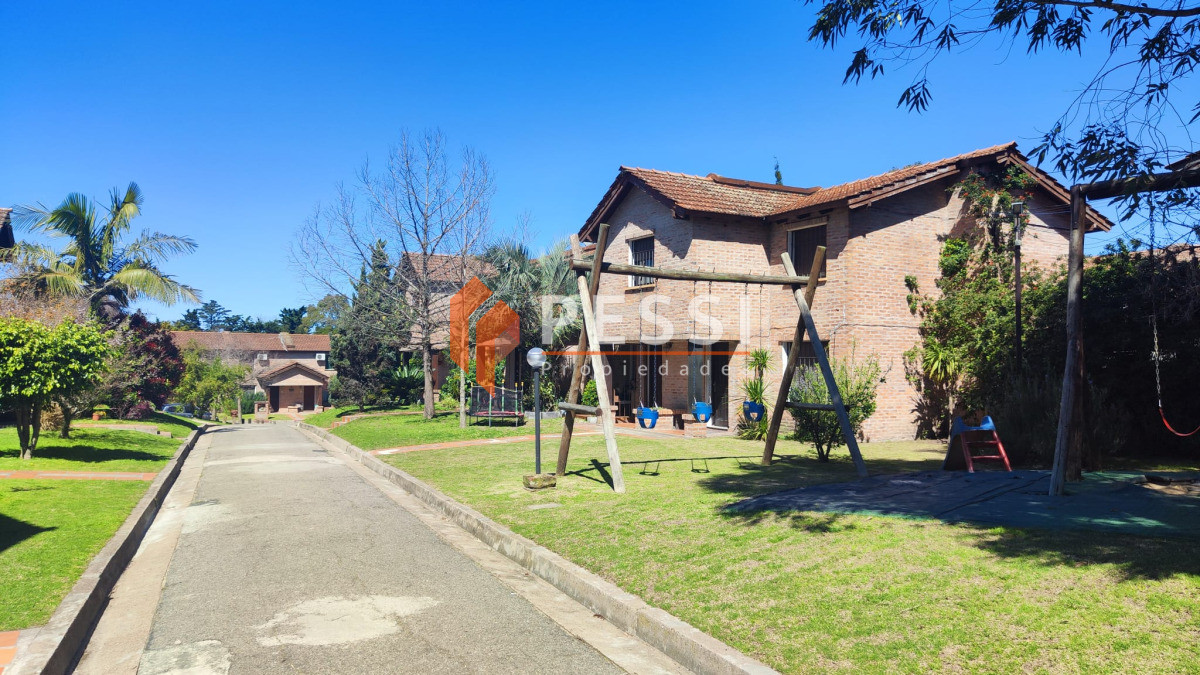 Casa ID.2480/Venta-casa-3-dormitorios-y-barbacoa-en-Ciudad-de-la-Costa - Venta casa 3 dormitorios y barbacoa en Ciudad de la Costa