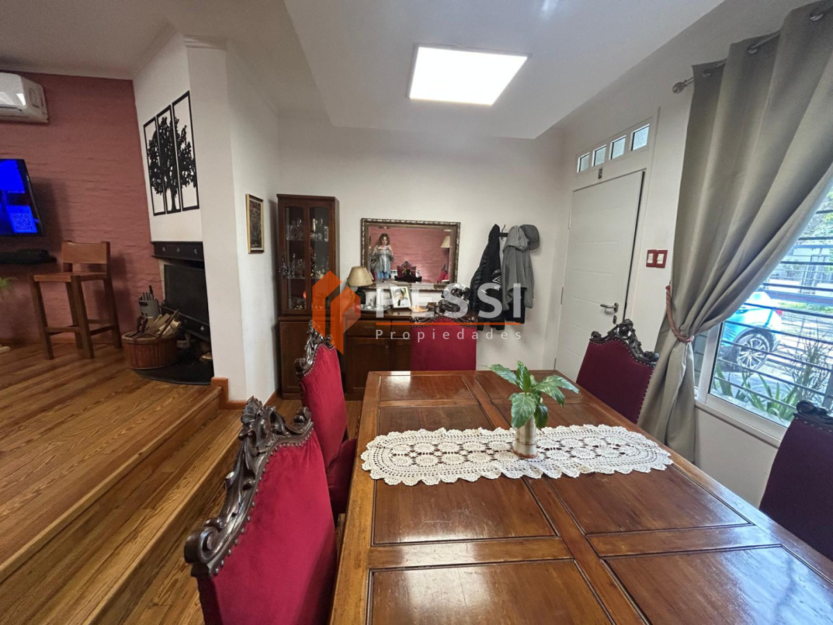 Casa ID.2483/Venta-casa-3-dormitorios-y-apartamento-al-fondo-rentado-en-Brazo-Oriental- - Venta casa 3 dormitorios y apartamento al fondo rentado en Brazo Oriental 