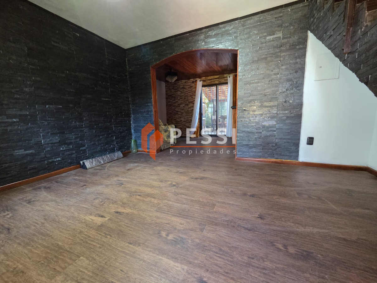 Casa ID.2480/Venta-casa-3-dormitorios-y-barbacoa-en-Ciudad-de-la-Costa - Venta casa 3 dormitorios y barbacoa en Ciudad de la Costa