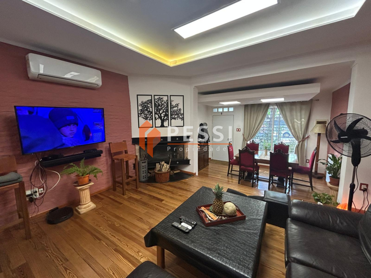 Casa ID.2483/Venta-casa-3-dormitorios-y-apartamento-al-fondo-rentado-en-Brazo-Oriental- - Venta casa 3 dormitorios y apartamento al fondo rentado en Brazo Oriental 