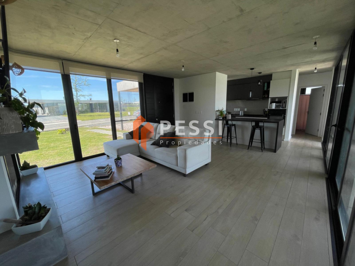 Casa ID.2482/Venta-casa-4-dormitorios,-3-baños-y-piscina-en-La-Juana - Venta casa 4 dormitorios, 3 baños y piscina en La Juana