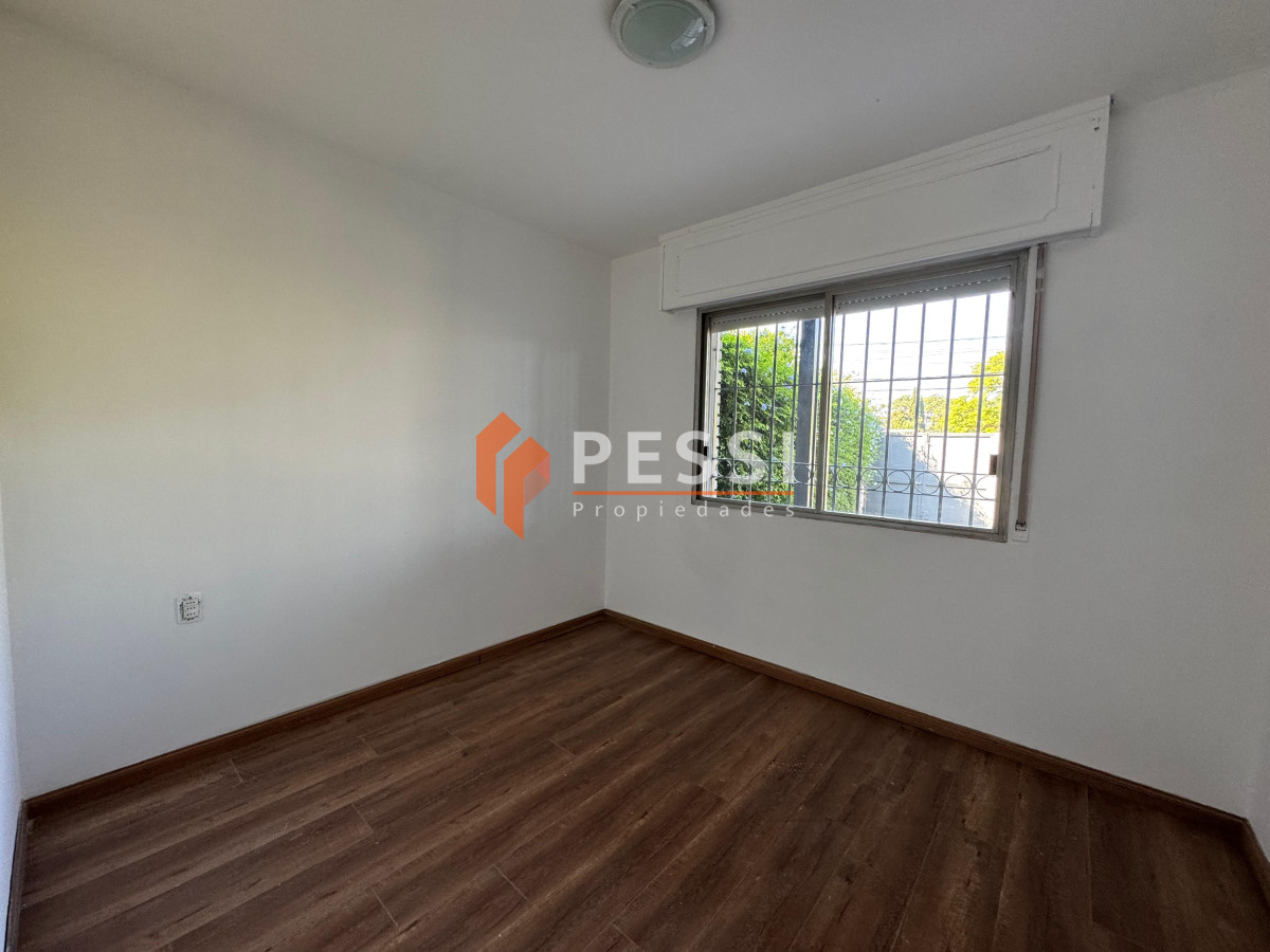 Casa ID.1292 - Alquiler Casa 2 dormitorios con garage y jardín en Carrasco 