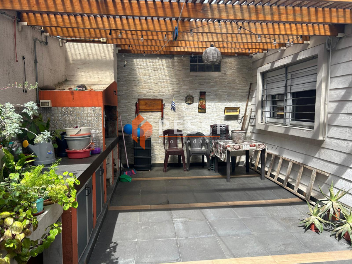 Casa ID.2483/Venta-casa-3-dormitorios-y-apartamento-al-fondo-rentado-en-Brazo-Oriental- - Venta casa 3 dormitorios y apartamento al fondo rentado en Brazo Oriental 