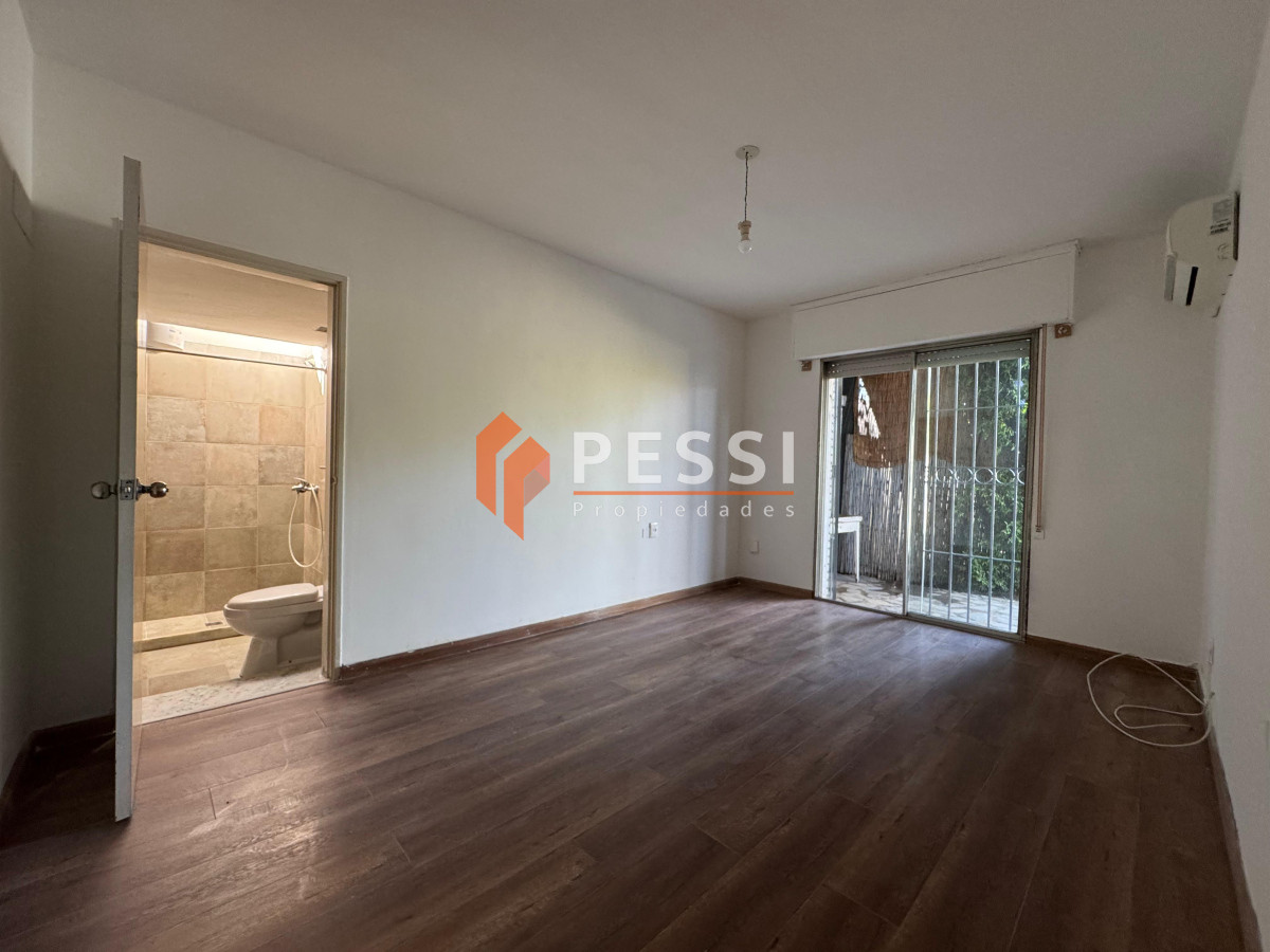 Casa ID.1292 - Alquiler Casa 2 dormitorios con garage y jardín en Carrasco 