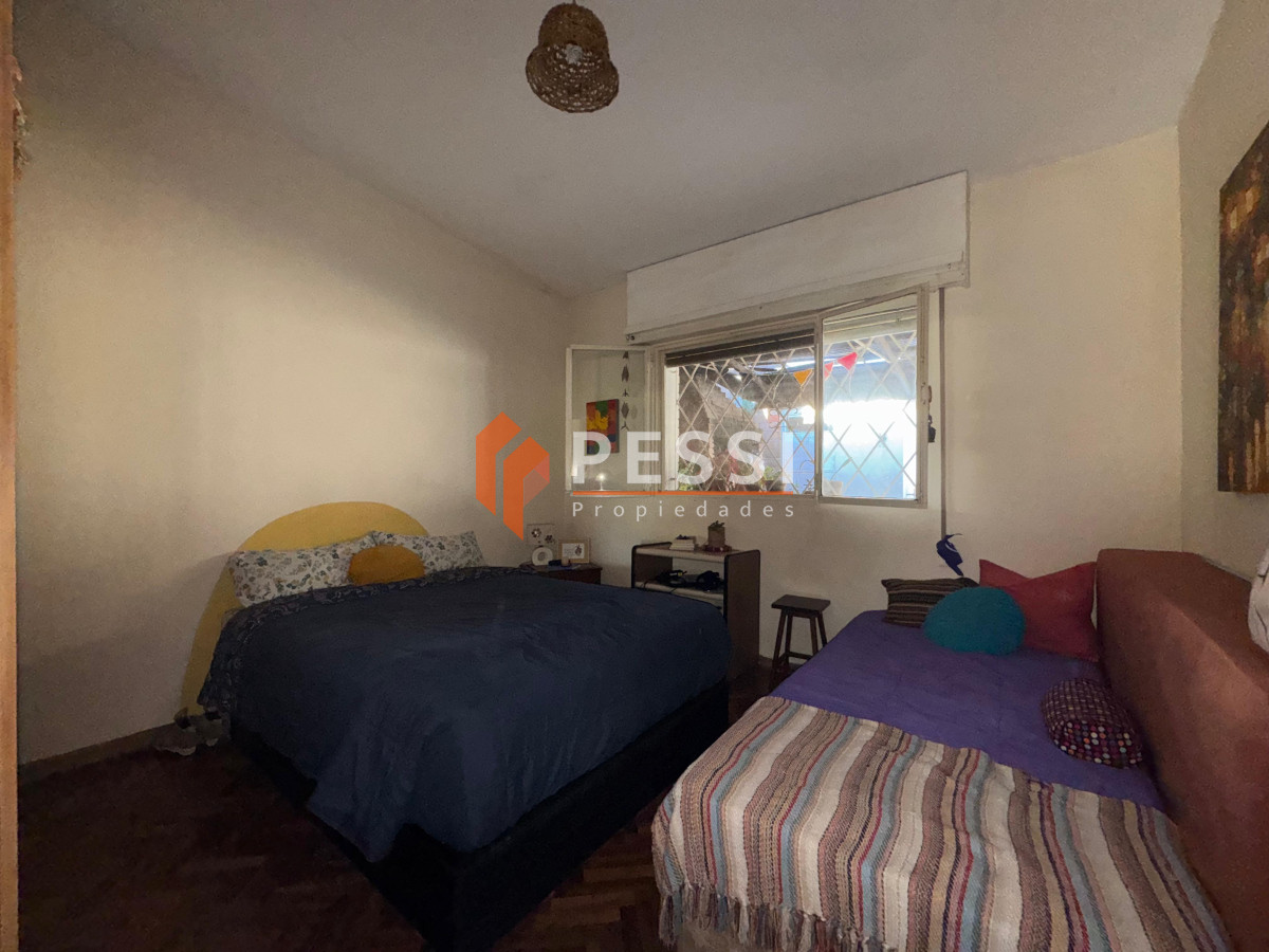 Casa ID.2463/Venta-casa-de-2-dormitorios-con-garage-y-gran-terreno-en-Sayago - Venta casa de 2 dormitorios con garage y gran terreno en Sayago