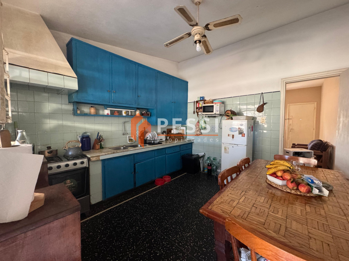 Casa ID.2463/Venta-casa-de-2-dormitorios-con-garage-y-gran-terreno-en-Sayago - Venta casa de 2 dormitorios con garage y gran terreno en Sayago