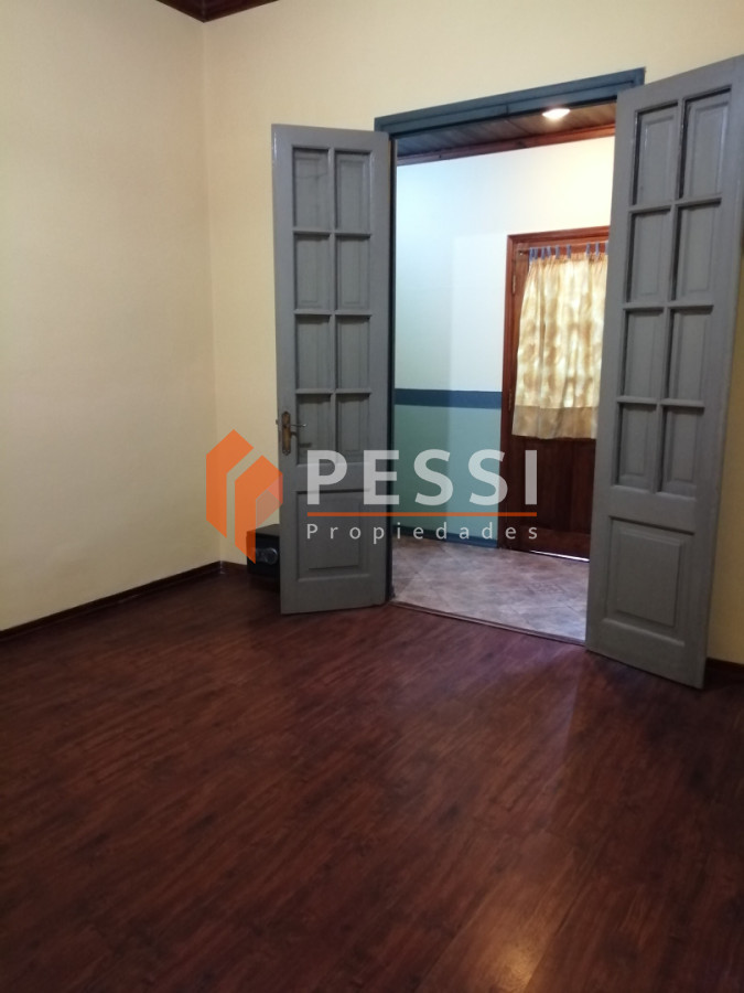 Casa ID.2483/Venta-casa-3-dormitorios-y-apartamento-al-fondo-rentado-en-Brazo-Oriental- - Venta casa 3 dormitorios y apartamento al fondo rentado en Brazo Oriental 