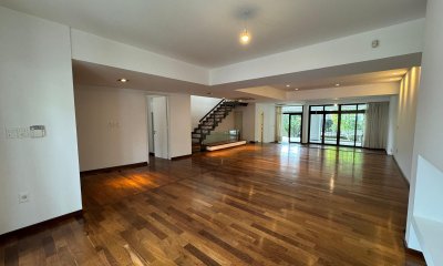 Venta casa excepcional de 4 dormitorios, garage y espacio verde en Punta Carretas