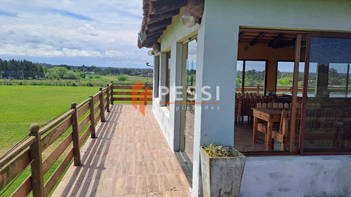 Chacra ID.2612/Venta-chacra-de-5,2-hectáreas-con-infreastructura-deportiva-y-edificaciones-en-Paso-de-la-Arena - Venta chacra de 5,2 hectáreas con infreastructura deportiva y edificaciones en Paso de la Arena