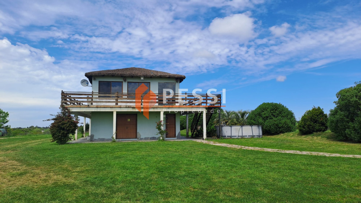 Chacra ID.2612/Venta-chacra-de-5,2-hectáreas-con-infreastructura-deportiva-y-edificaciones-en-Paso-de-la-Arena - Venta chacra de 5,2 hectáreas con infreastructura deportiva y edificaciones en Paso de la Arena