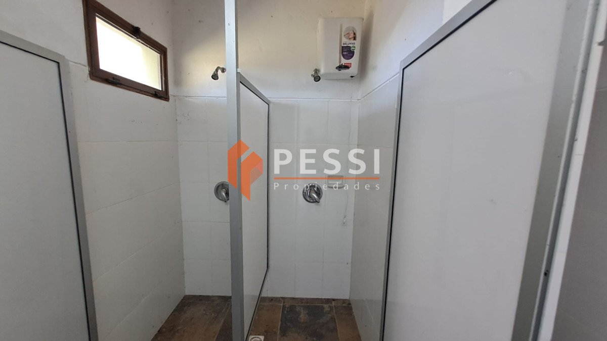 Chacra ID.2612/Venta-chacra-de-5,2-hectáreas-con-infreastructura-deportiva-y-edificaciones-en-Paso-de-la-Arena - Venta chacra de 5,2 hectáreas con infreastructura deportiva y edificaciones en Paso de la Arena