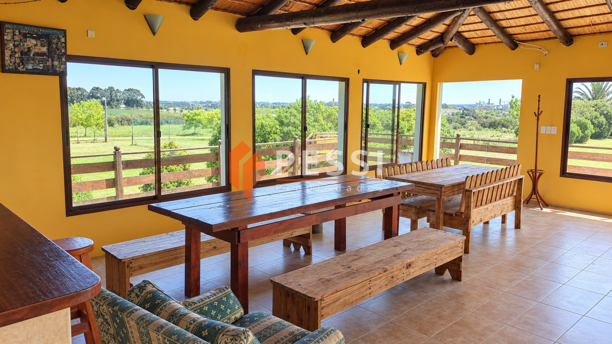 Chacra ID.2612/Venta-chacra-de-5,2-hectáreas-con-infreastructura-deportiva-y-edificaciones-en-Paso-de-la-Arena - Venta chacra de 5,2 hectáreas con infreastructura deportiva y edificaciones en Paso de la Arena