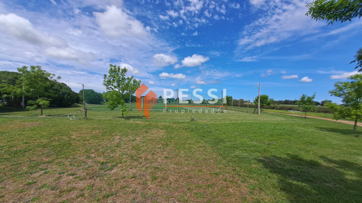 Chacra ID.2612/Venta-chacra-de-5,2-hectáreas-con-infreastructura-deportiva-y-edificaciones-en-Paso-de-la-Arena - Venta chacra de 5,2 hectáreas con infreastructura deportiva y edificaciones en Paso de la Arena