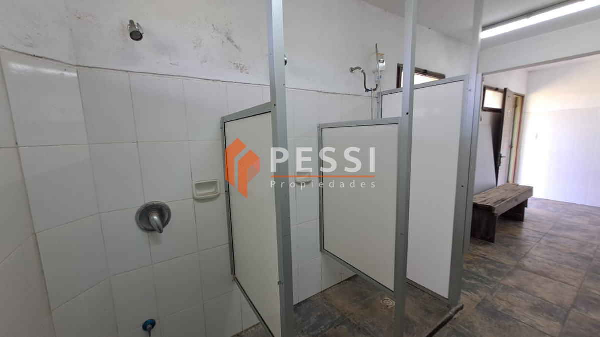 Chacra ID.2612/Venta-chacra-de-5,2-hectáreas-con-infreastructura-deportiva-y-edificaciones-en-Paso-de-la-Arena - Venta chacra de 5,2 hectáreas con infreastructura deportiva y edificaciones en Paso de la Arena