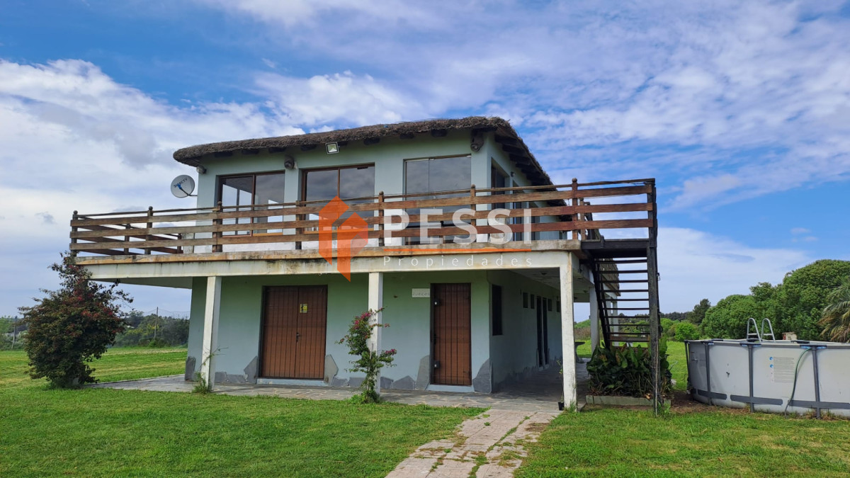 Chacra ID.2612/Venta-chacra-de-5,2-hectáreas-con-infreastructura-deportiva-y-edificaciones-en-Paso-de-la-Arena - Venta chacra de 5,2 hectáreas con infreastructura deportiva y edificaciones en Paso de la Arena