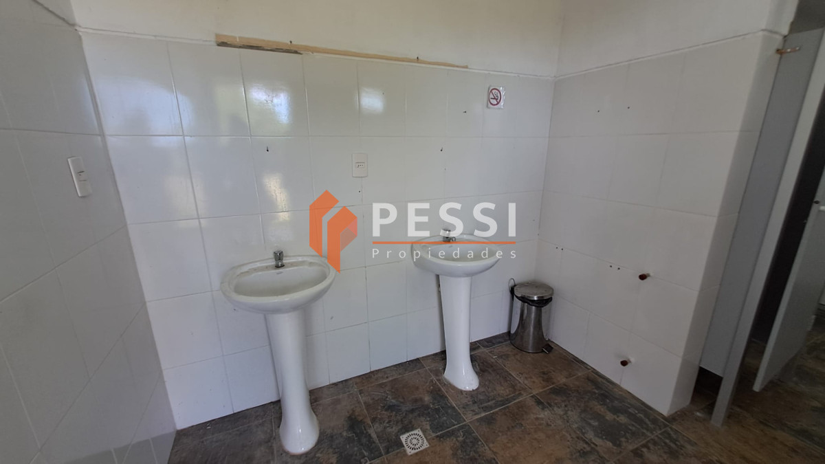 Chacra ID.2612/Venta-chacra-de-5,2-hectáreas-con-infreastructura-deportiva-y-edificaciones-en-Paso-de-la-Arena - Venta chacra de 5,2 hectáreas con infreastructura deportiva y edificaciones en Paso de la Arena