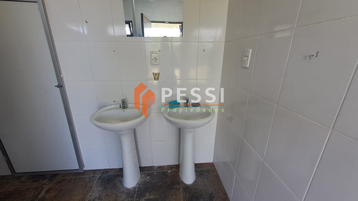 Chacra ID.2612/Venta-chacra-de-5,2-hectáreas-con-infreastructura-deportiva-y-edificaciones-en-Paso-de-la-Arena - Venta chacra de 5,2 hectáreas con infreastructura deportiva y edificaciones en Paso de la Arena