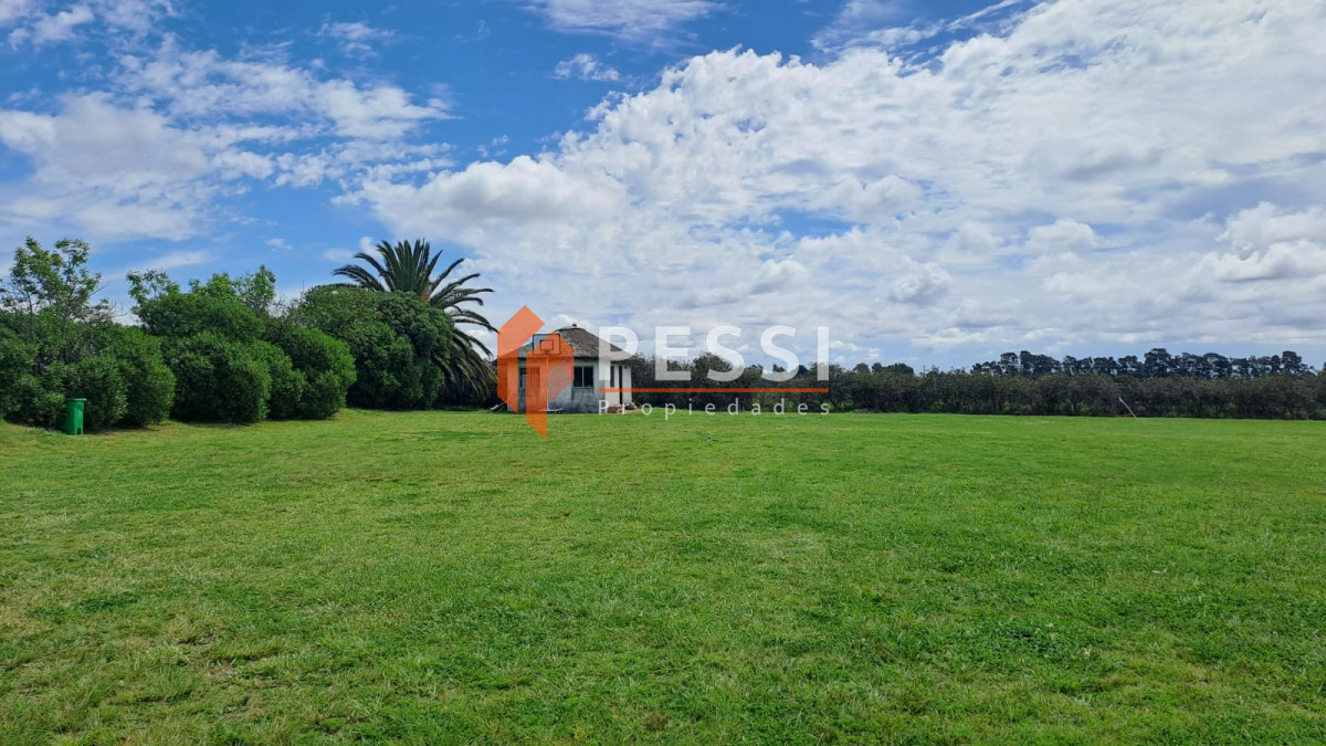 Chacra ID.2612/Venta-chacra-de-5,2-hectáreas-con-infreastructura-deportiva-y-edificaciones-en-Paso-de-la-Arena - Venta chacra de 5,2 hectáreas con infreastructura deportiva y edificaciones en Paso de la Arena
