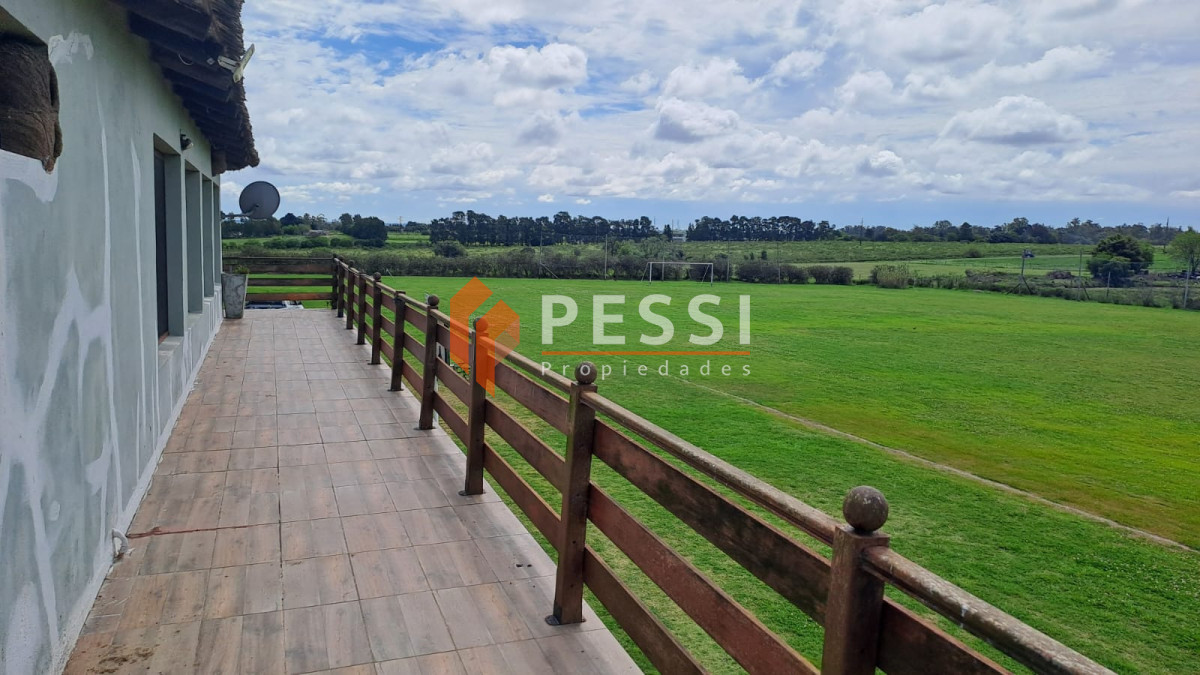 Chacra ID.2612/Venta-chacra-de-5,2-hectáreas-con-infreastructura-deportiva-y-edificaciones-en-Paso-de-la-Arena - Venta chacra de 5,2 hectáreas con infreastructura deportiva y edificaciones en Paso de la Arena