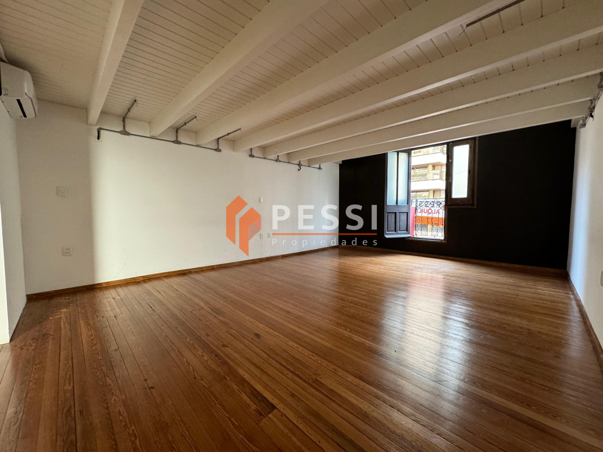 Local Comercial ID.2405/Venta-local-comercial-en-Pocitos - Venta local comercial en Pocitos