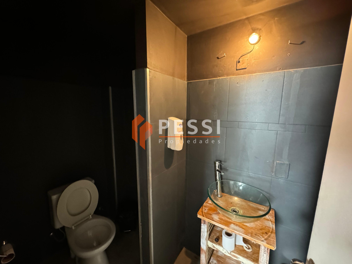 Local Comercial ID.2405/Venta-local-comercial-en-Pocitos - Venta local comercial en Pocitos