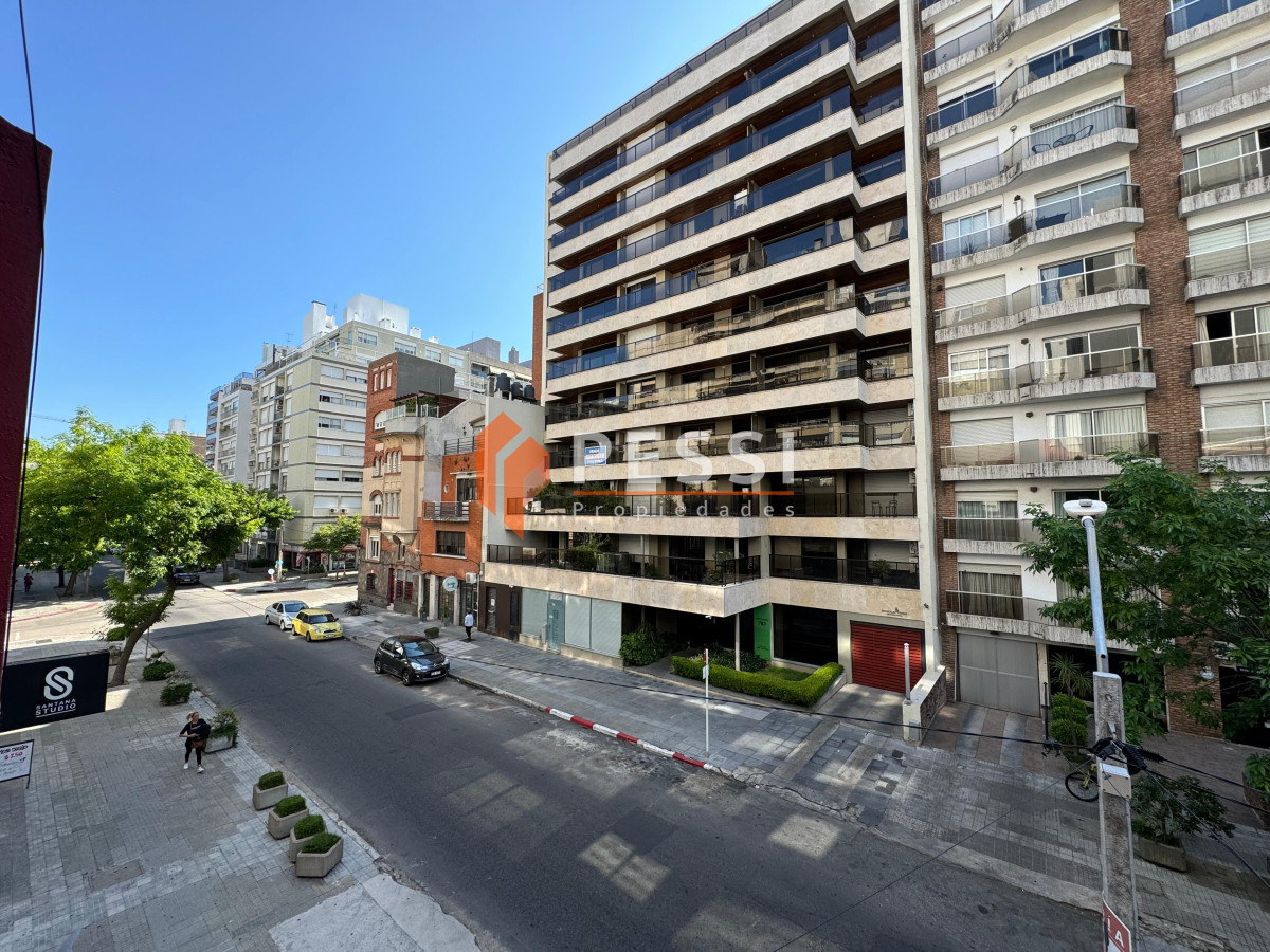 Local Comercial ID.2405/Venta-local-comercial-en-Pocitos - Venta local comercial en Pocitos