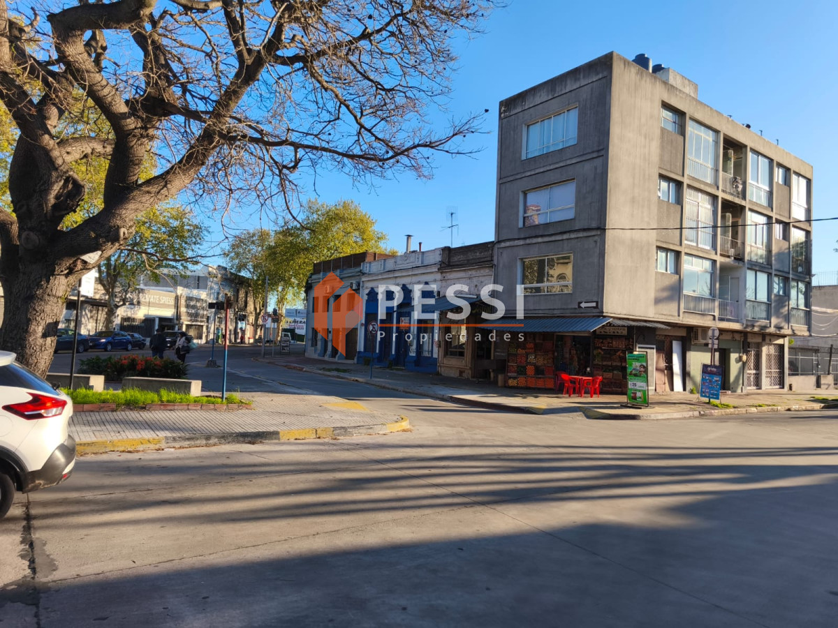 Local Comercial ID.2437/Venta-padrón-unico-en-Jacinto-Vera - Venta padrón unico en Jacinto Vera