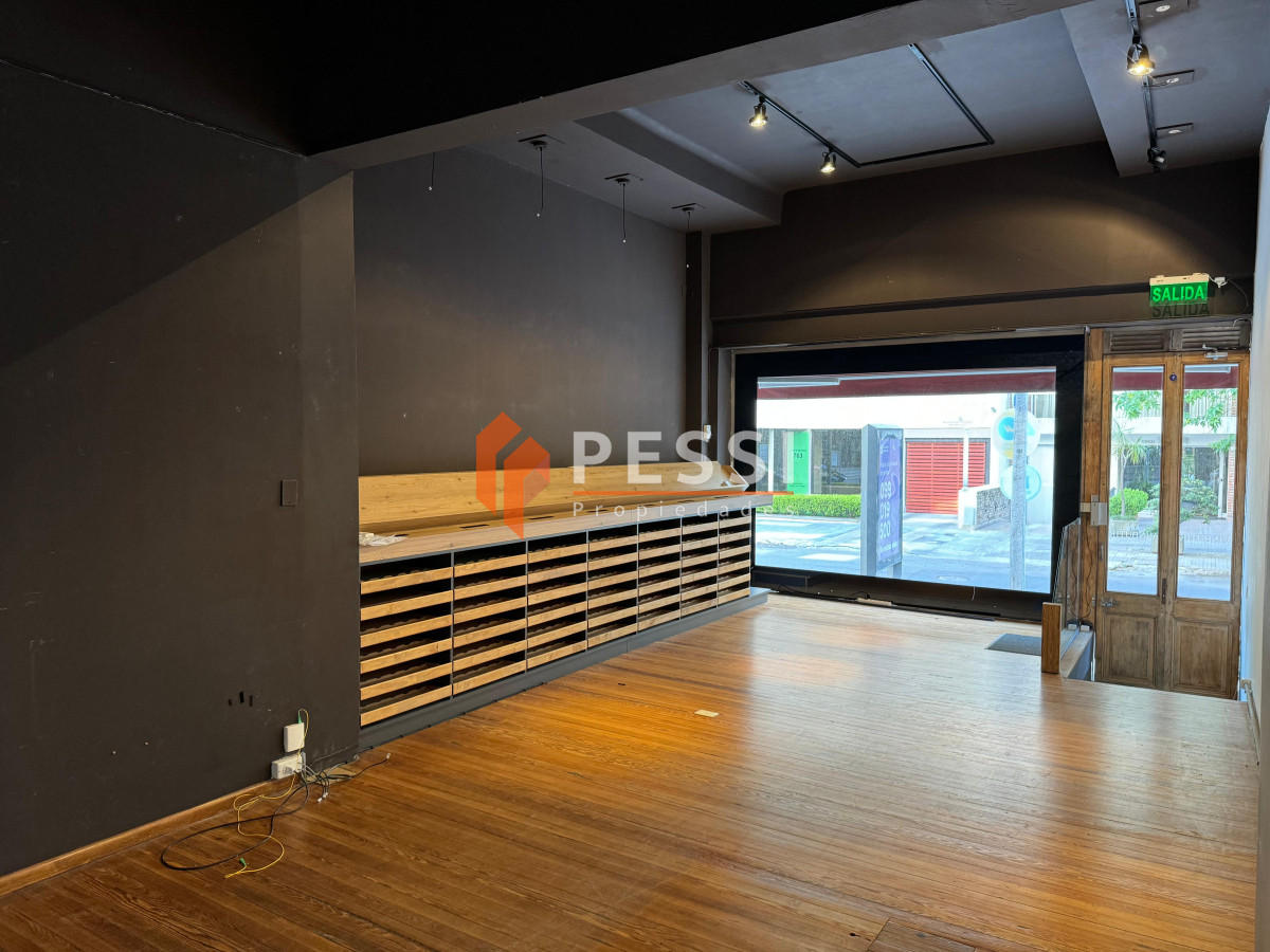 Local Comercial ID.2405/Venta-local-comercial-en-Pocitos - Venta local comercial en Pocitos