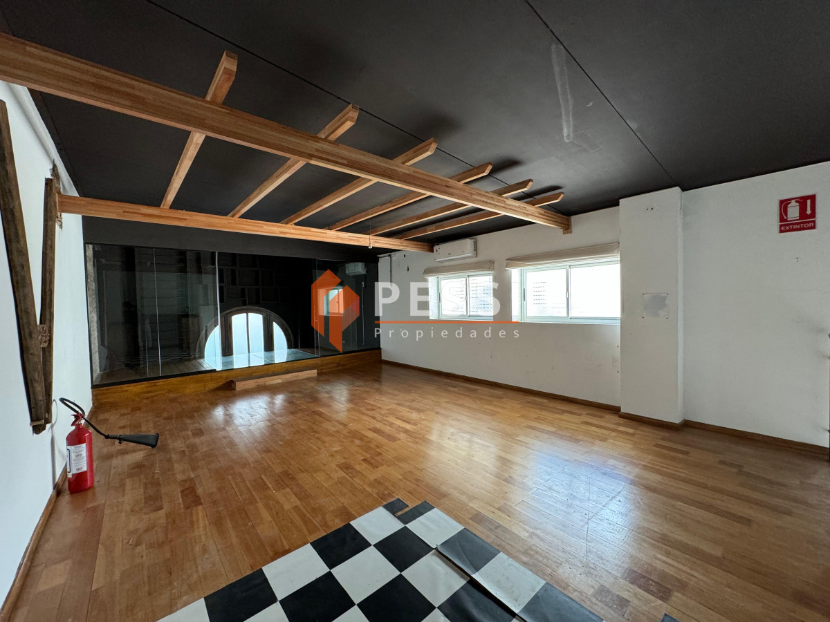 Local Comercial ID.2405/Venta-local-comercial-en-Pocitos - Venta local comercial en Pocitos