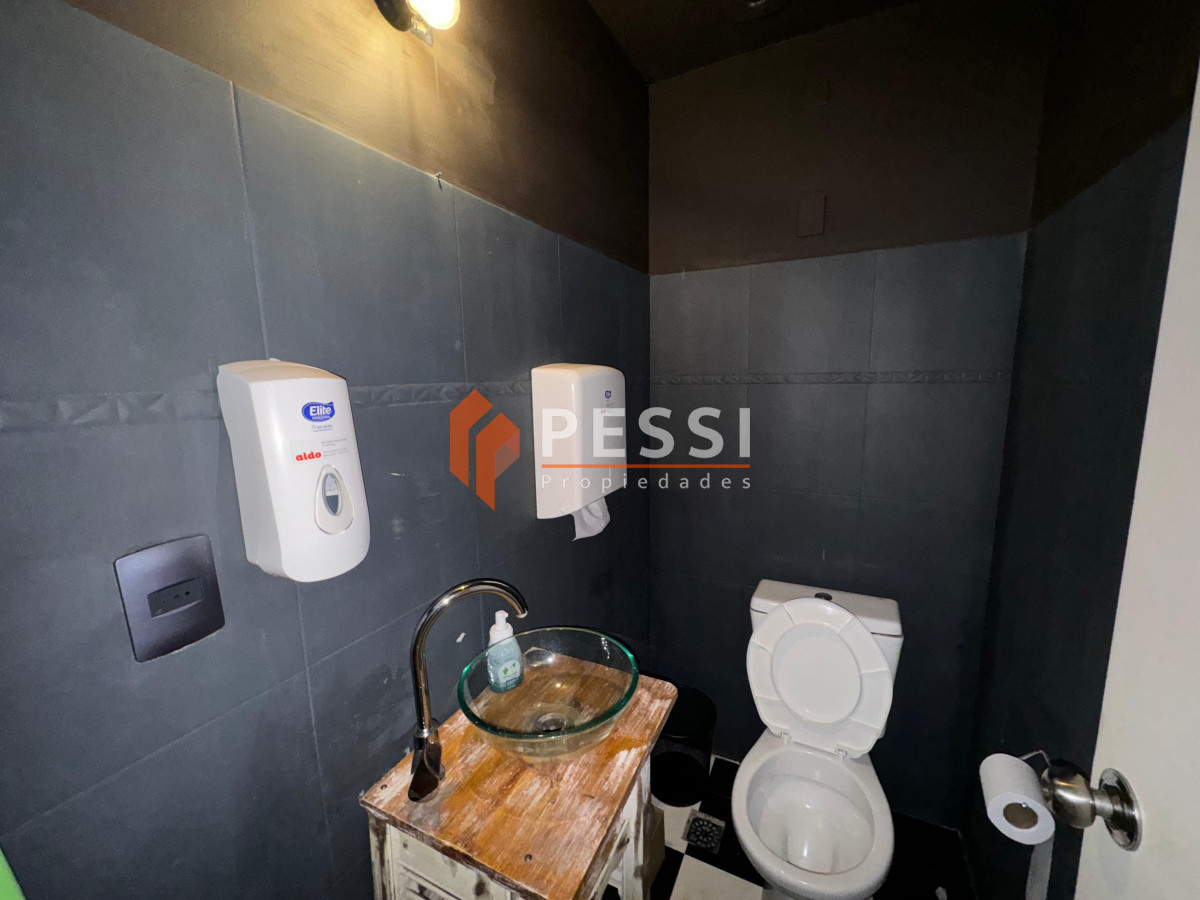 Local Comercial ID.2405/Venta-local-comercial-en-Pocitos - Venta local comercial en Pocitos